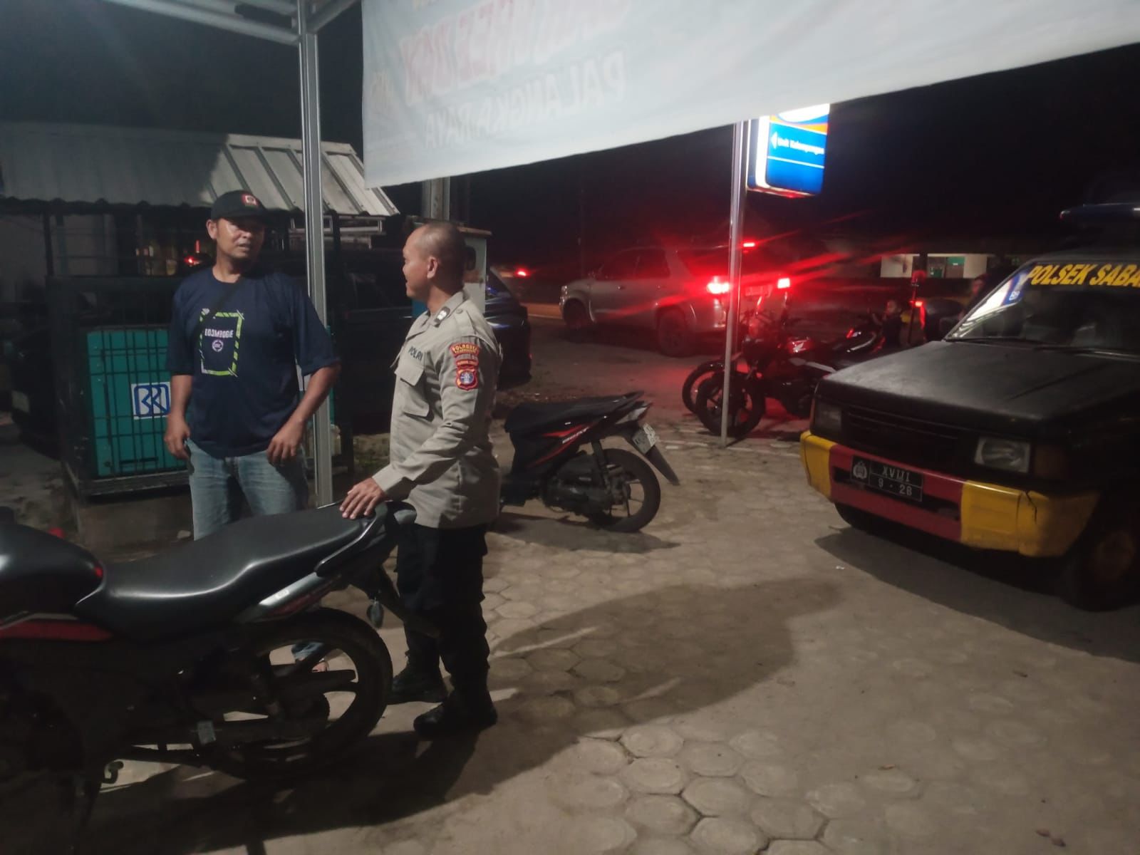 Piket Polsek Sabangau Sambangi Kantor BRI Kalampangan Saat Patroli