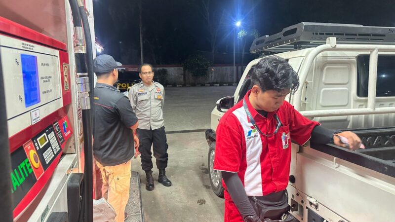 Ke SPBU Tangkiling, Personel Polsek Bukit Batu Imbau Warga Waspadai Aksi Premanisme