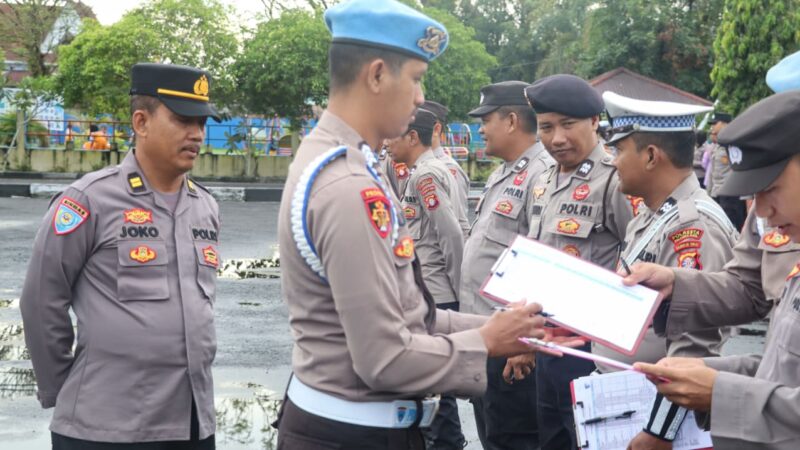 Sipropam Polresta Palangka Raya Cek Absensi Seluruh Satfung Sebelum Laksanakan Apel Pagi