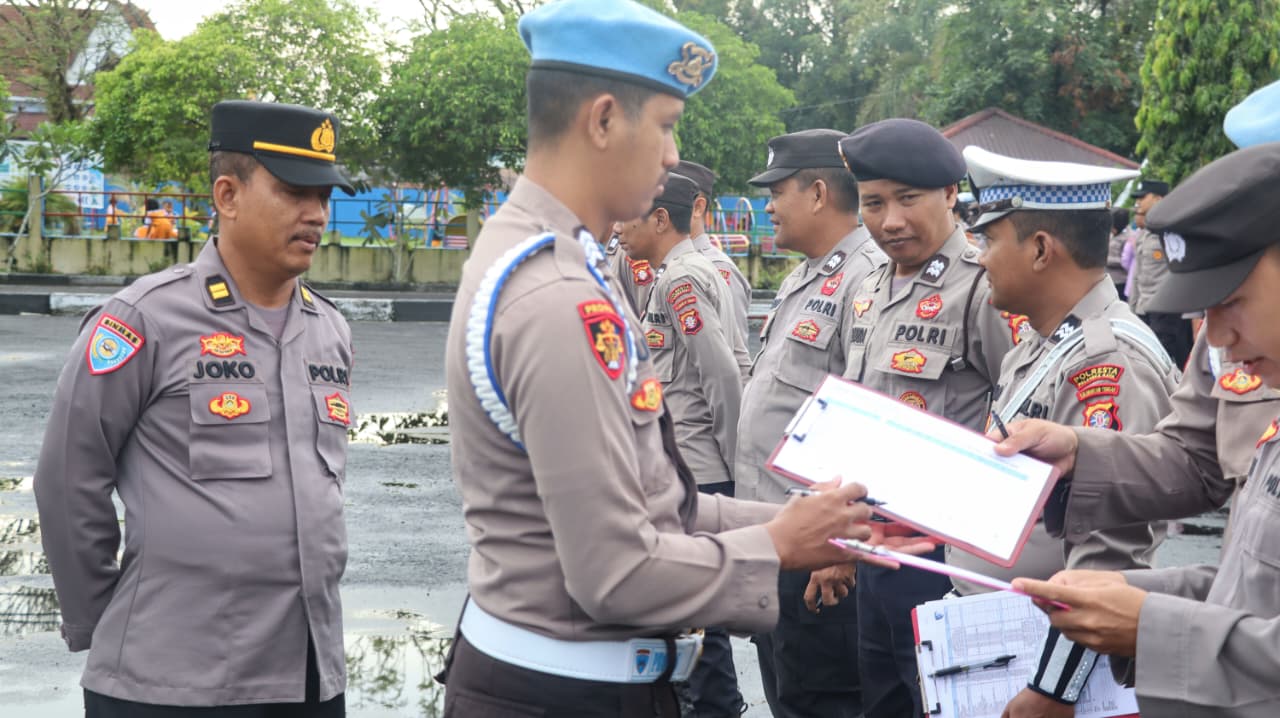 Sipropam Polresta Palangka Raya Cek Absensi Seluruh Satfung Sebelum Laksanakan Apel Pagi