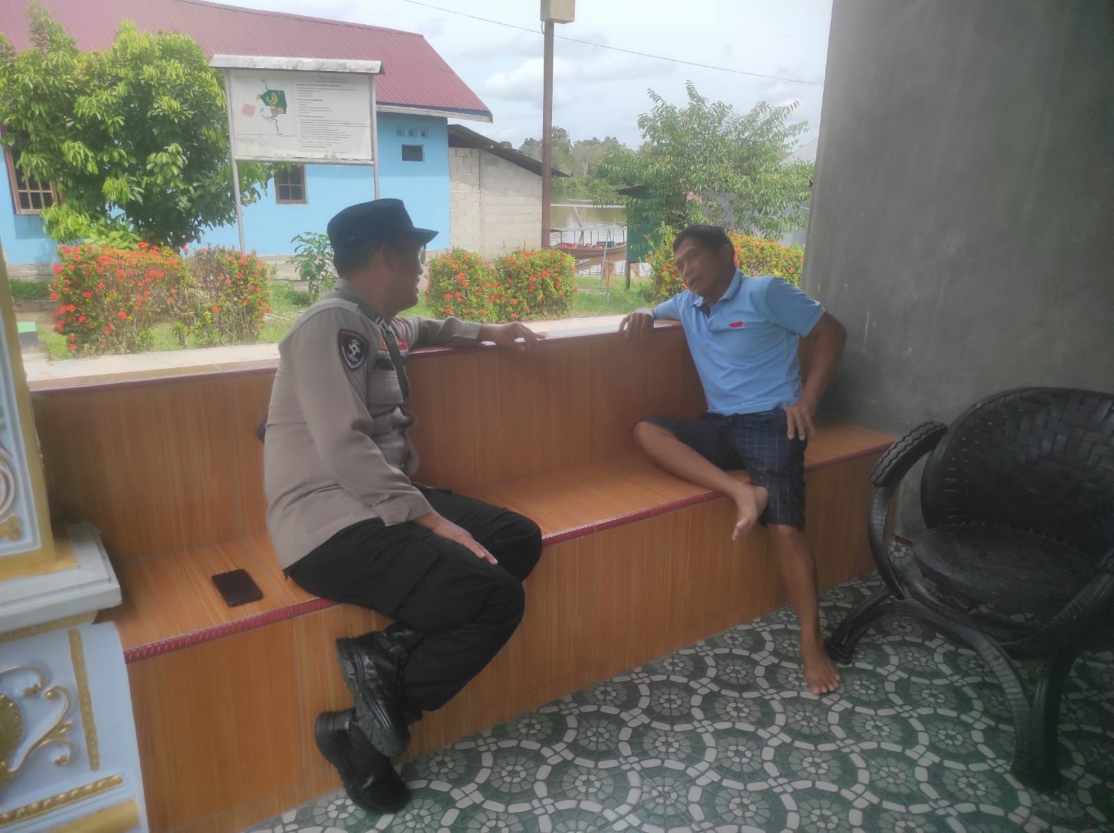 Sambang Warga, Polsek Bukit Batu Ajak Masyarakat Aktif Jaga Kamtibmas