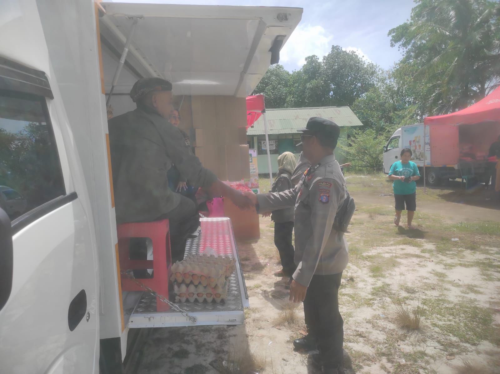 Polsek Bukit Batu Dukung Program Gerakan Pangan Murah untuk Ringankan Beban Warga