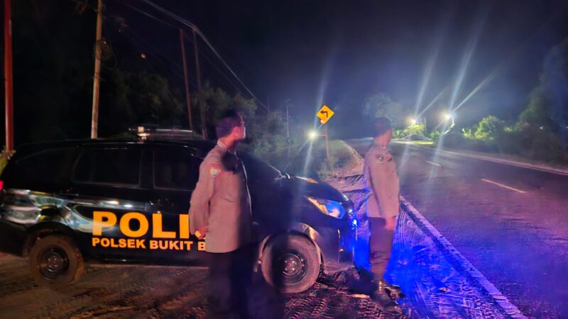 Disela Patroli Harkamtibmas, Polsek Bukit Batu Pantau Arus Lalin Keluar dan Masuk Kota Palangka Raya