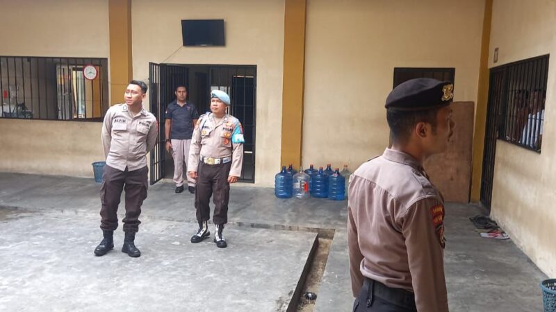 Usai Serah Terima, Pamapta III SPKT Polresta Palangka Raya Lakukan Pengecekan Tahanan di Rutan