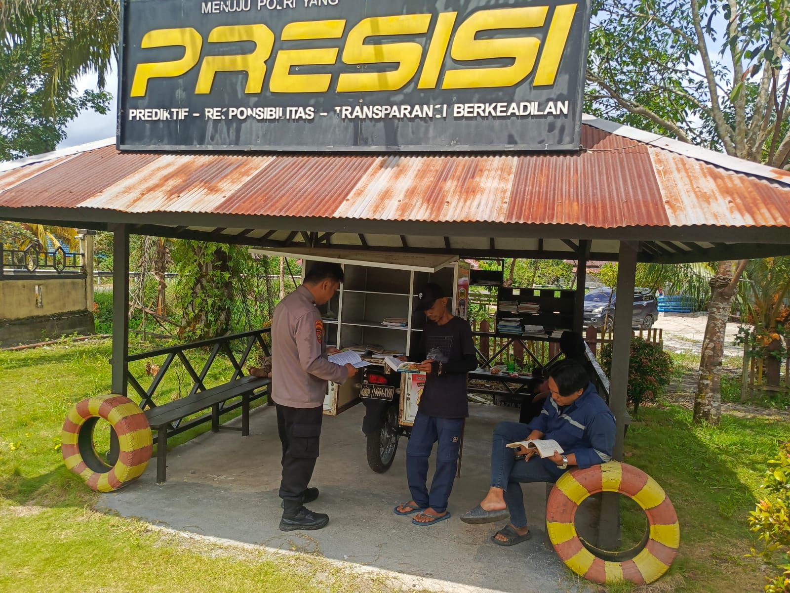 Personel Polsek Rakumpit Gulirkan Program Bajaka Presisi, Tingkatkan Literasi di Pelosok Kota