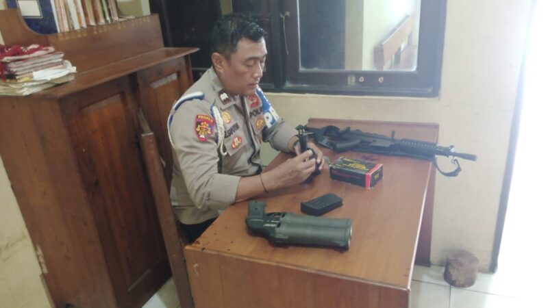 Polsek Sabangau Lakukan Pengecekan Barang Inventaris ketika Serah Terima