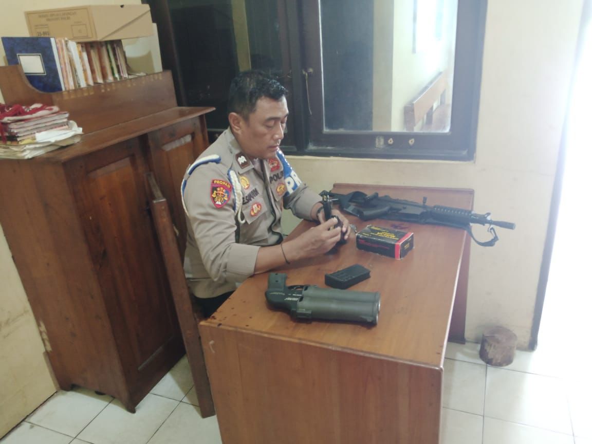 Polsek Sabangau Lakukan Pengecekan Barang Inventaris ketika Serah Terima