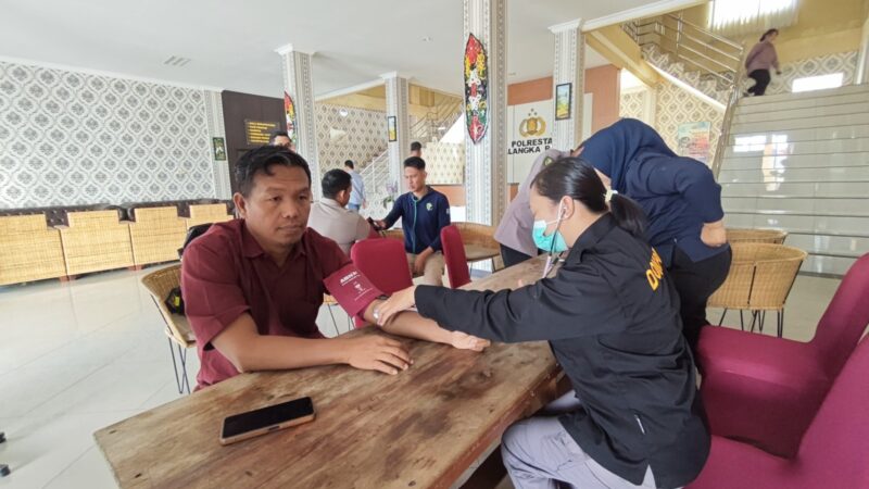Sidokkes Polresta Palangka Raya Gelar Pemeriksaan Kesehatan Rutin Anggota