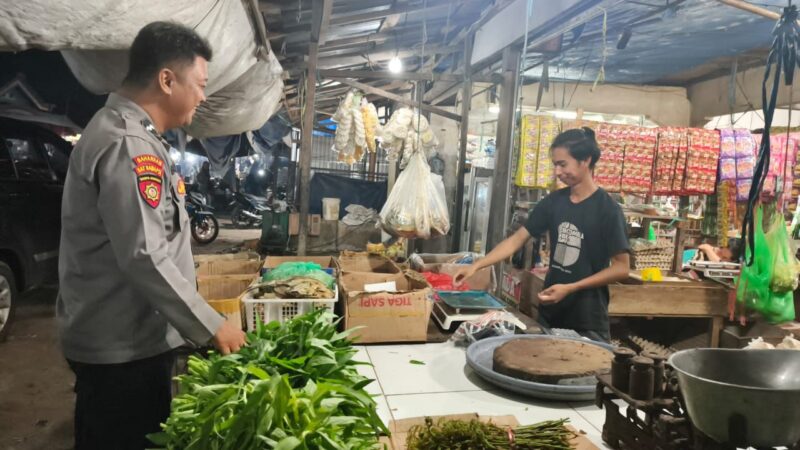 Personel Polsek Rakumpit Gencarkan Patroli Sambang, Jaga Stabilitas Kamtibmas dan Cegah Gangguan Malam Hari