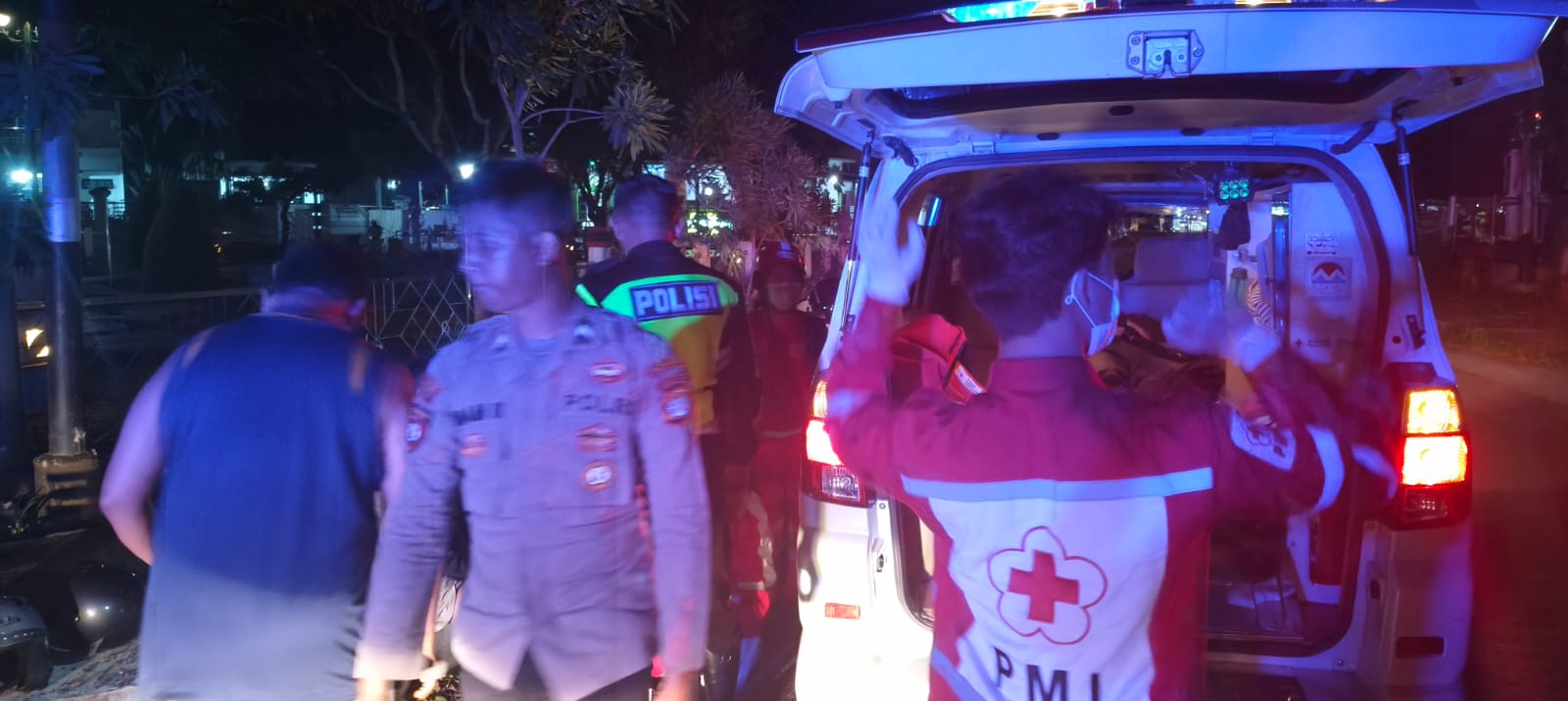 Unit Turjawali Satlantas Polresta Palangka Raya Respons Cepat Tangani Laka Lantas di Jalan Kinibalu