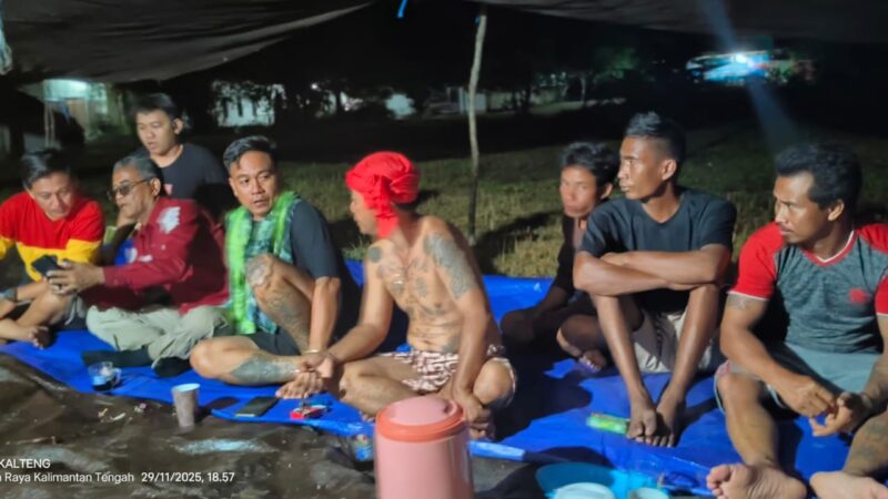 Kasihumas Polresta Hadiri Ritual Adat Basasah dan Pengukuhan Anggota Baru TBBR Kota Palangka Raya