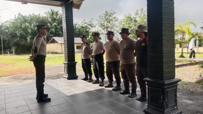 Kapolsek Rakumpit Sampaikan Arahan Penguatan Kinerja kepada Personel