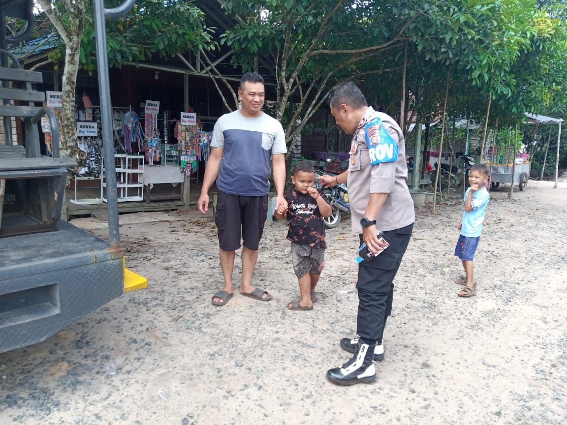 Rangkul para Warga Sejak Dini, Polsek Sabangau Tanamkan Polri untuk Masyarakat