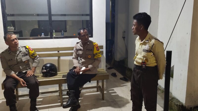 Jamin Keamanan, Patroli Dialogis Polsek Sabangau Hampiri Satpam RSUD Kota Palangka Raya