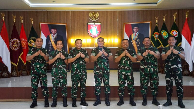 Pangdam XXII/Tambun Bungai Dampingi Kunjungan Kerja Sekjen Kemhan di Wilayah Kodam XXII/TB