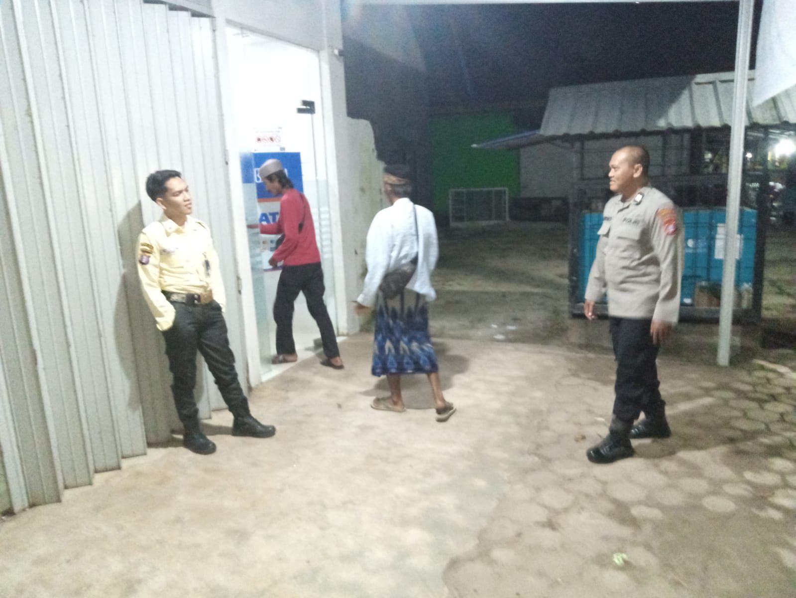 Polsek Sabangau Patroli Sambang ke BRI Kalampangan, Tingkatkan Pengamanan di Perbankan