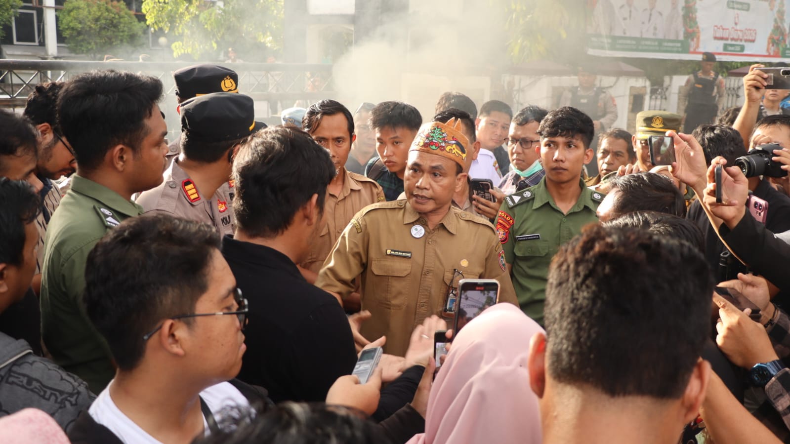Polresta Palangka Raya Sukses Jaga Keamanan Aksi Damai di Kantor Dishut Kalteng