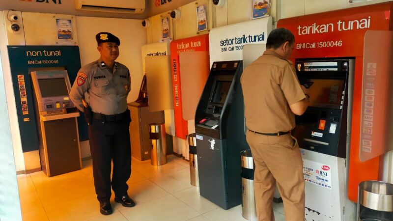 Satpamobvit Polresta Palangka Raya Hadirkan Rasa Aman bagi Nasabah Bank