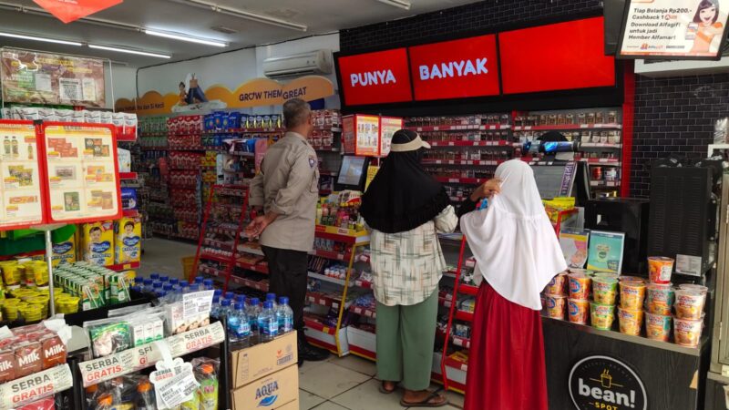 Patroli ke Minimarket, Polsek Sabangau Ciptakan Keamanan Momen Nataru