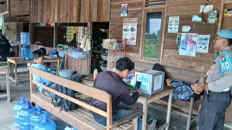 Momen Nataru, Piket Polsek Rakumpit Selenggarakan Patroli Dialogis dan Sosialisasikan Nomor Aduan 110