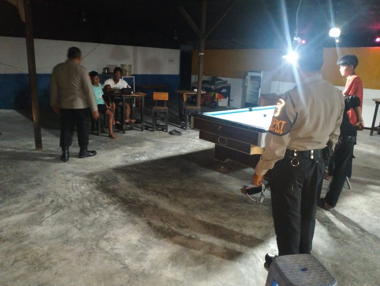 Pertahankan Situasi Kamtibmas, Polsek Bukit Batu Sambangi Manasa Sport Center Biliard