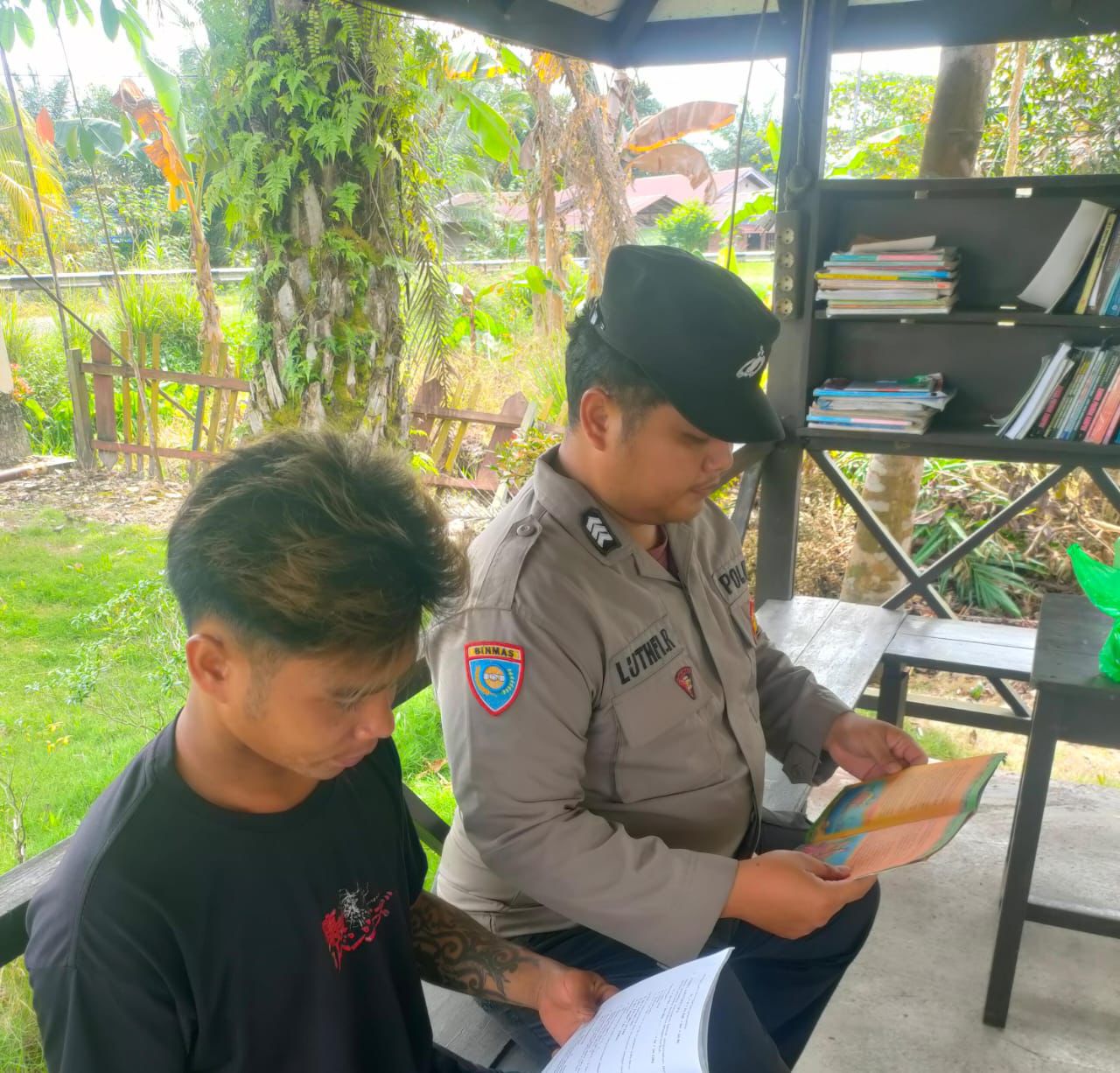Bhabinkamtibmas Polsek Rakumpit Gulirkan Program Bajaka Presisi, Dorong Minat Baca terus Masyarakatnya