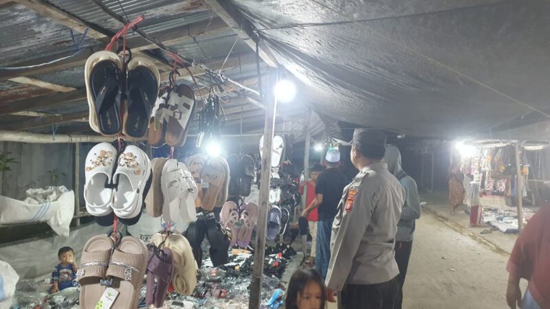 Usai Tinjau Kamtibmas di SPBU, Patroli Polsek Rakumpit Kunjungi Pasar Rakyat Takaras