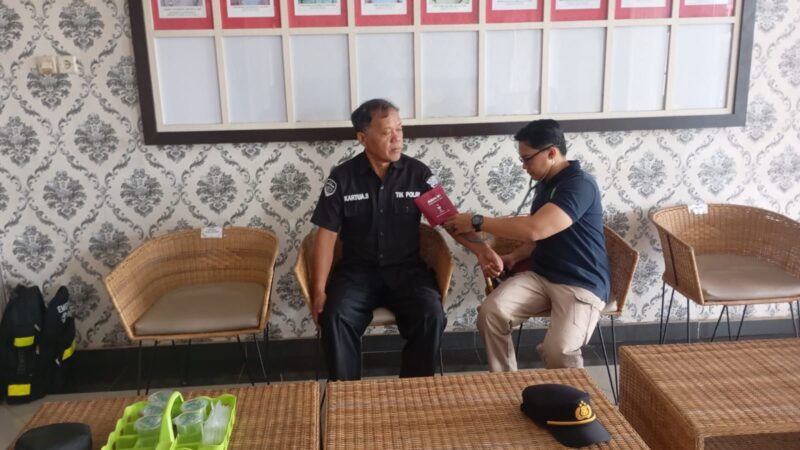 Sidokkes Polresta Palangka Raya  Periksa Kondisi Kesehatan Rutin untuk Personel
