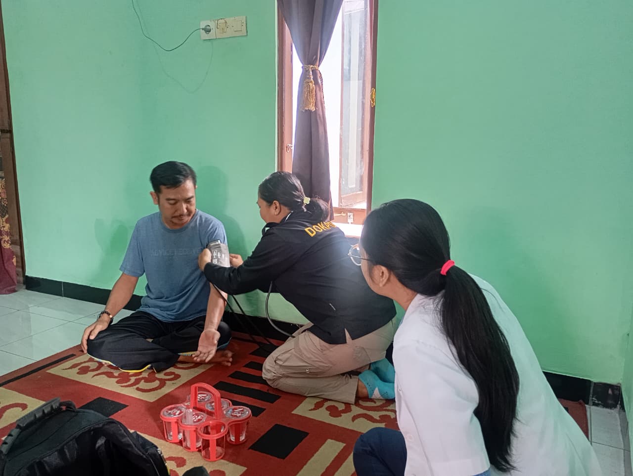 Sidokkes Polresta Palangka Raya Laksanakan Home Visit Pantau Kesehatan Personel