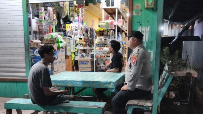 Saat Hampiri Warganya, Piket Polsek Rakumpit Sampaikan Nomor Aduan 110