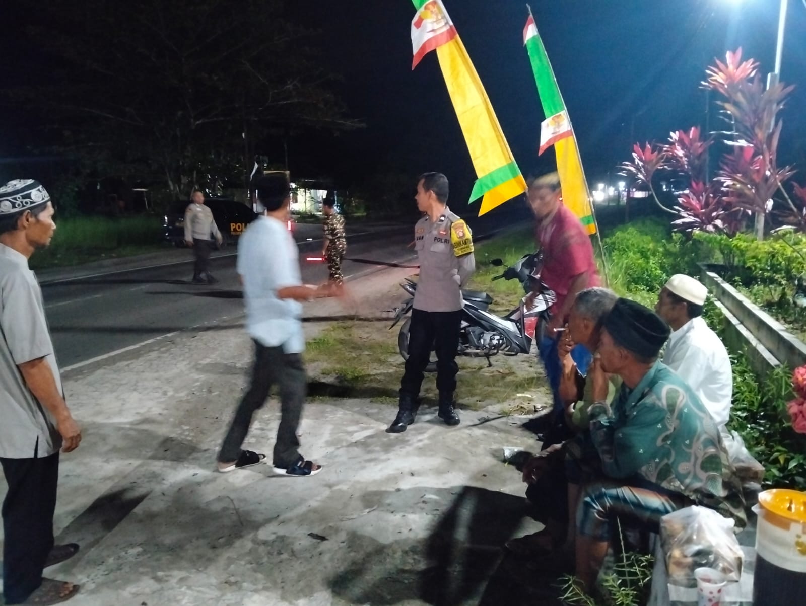 Datangi Masjid Al-Hikmah Kelurahan Tumbang Tahai, Polsek Bukit Batu Sampaikan Pesan Kamtibmas