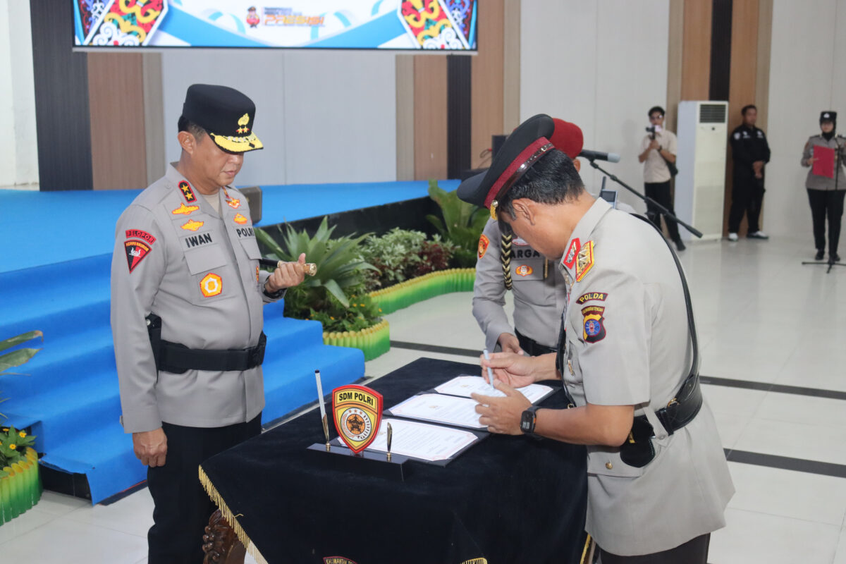 Kapolda Kalteng Pimpin Sertijab Wakapolda, Brigjen Pol Yosi Muhamartha Resmi Gantikan Irjen Pol Rakhmad Setyadi