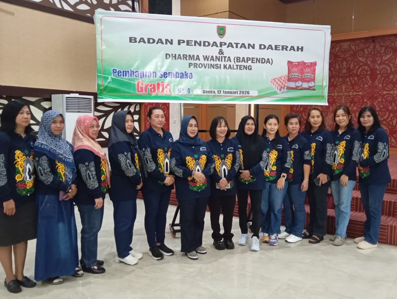 Bapenda Kalteng Bersama DWP Salurkan 300 Paket Sembako Gratis Tahap Keempat