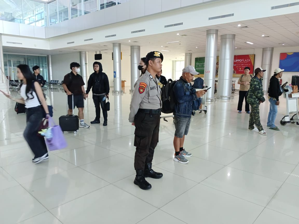 Perkuat Pengamanan Obvit, Satpamobvit Polresta Palangka Raya Intensifkan Penjagaan di Bandara Tjilik Riwut