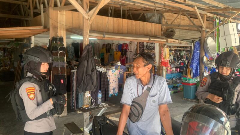 Ciptakan Rasa Aman, Polwan Ditsamapta Polda Kalteng Rutin Laksanakan Patroli Harkamtibmas