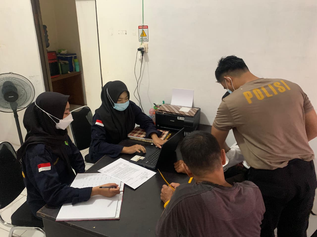 Pastikan Kesehatan Tahanan, Sie Dokkes Polresta Palangka Raya Lakukan Pemeriksaan di Klinik