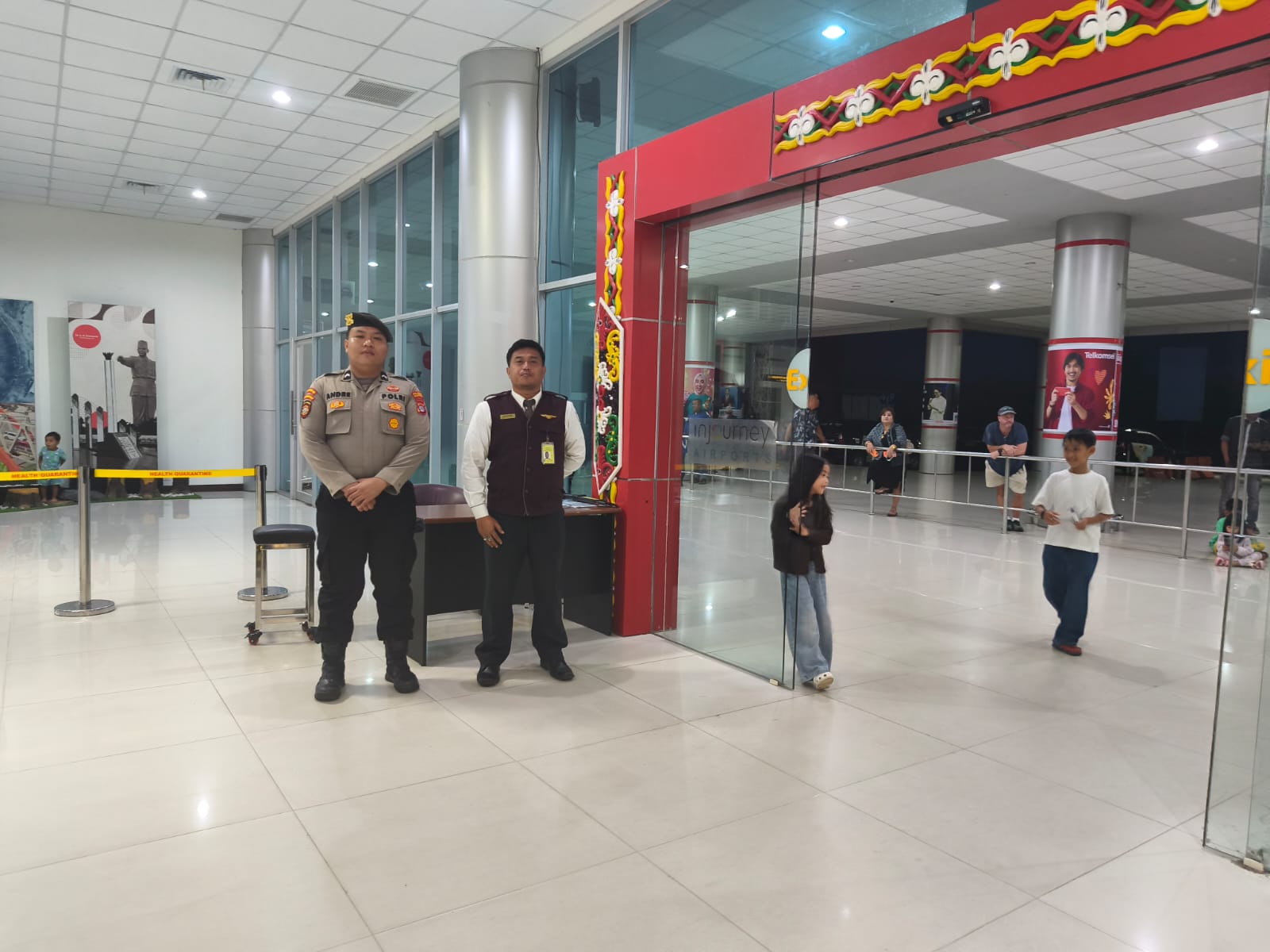 Bersama Petugas Keamanan Bandara Tjilik Riwut, Satpamobvit Polresta Palangka Raya Optimis Jaga Keamanan Aktivitas Obvit