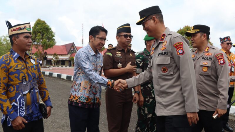 Disela Kunker di Polres Gumas, Wakapolda Kalteng Salurkan Bansos untuk Petani