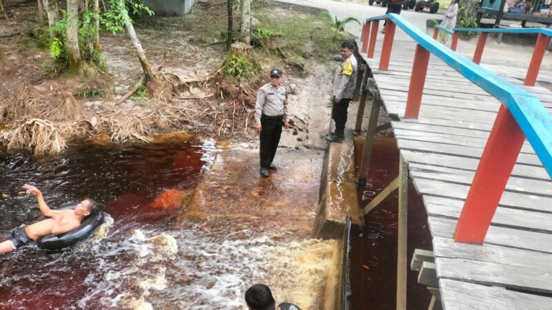 Dalam Patroli Dialogis, Polsek Bukit Batu Sampaikan Nomor Aduan 110 di Surung Danum