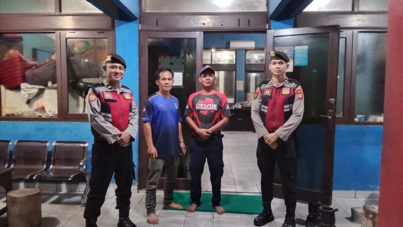 Datangi Kantor Rescue Palangka Raya, Personel Satsamapta Polresta Sampaikan Layanan 110