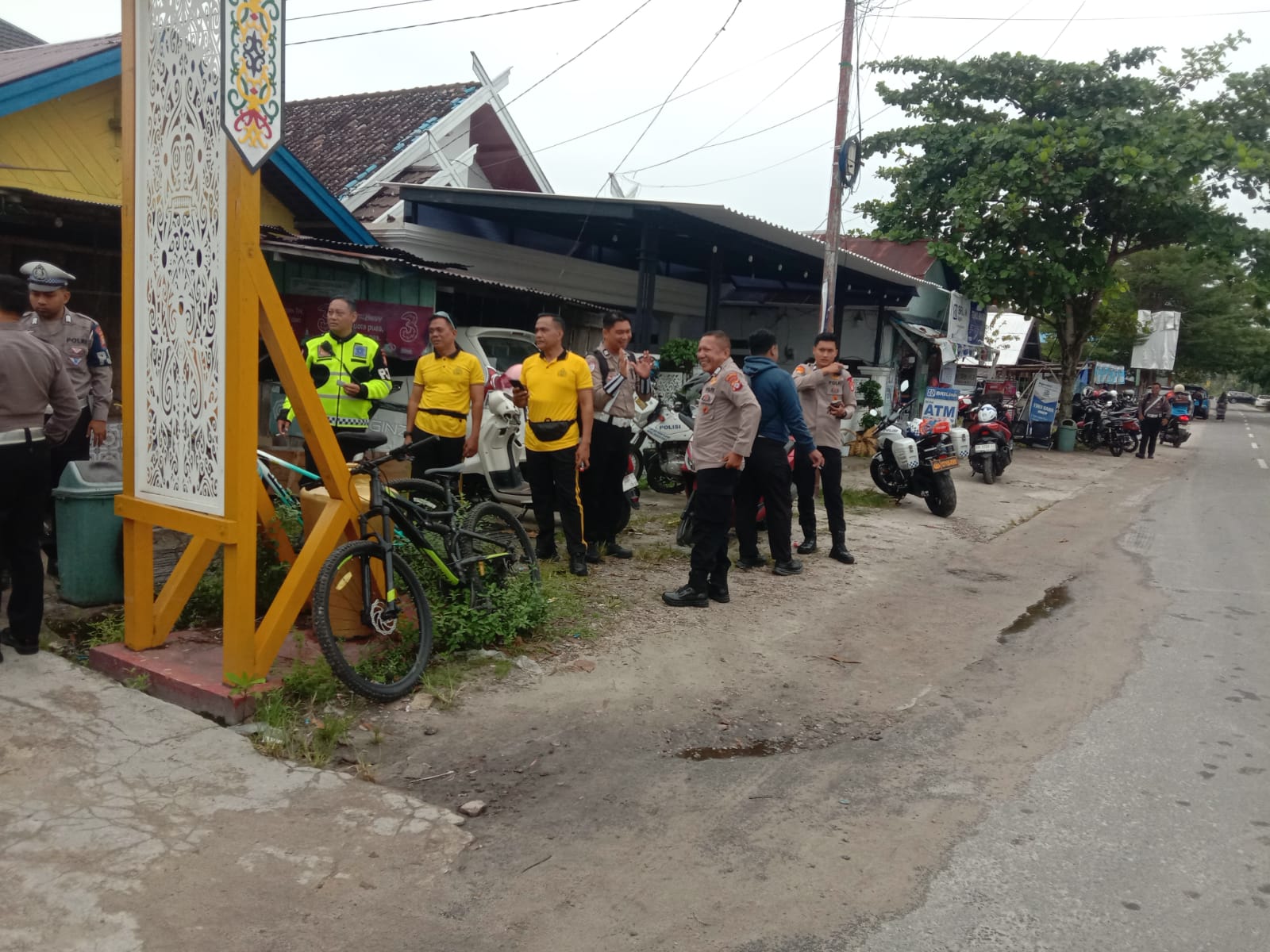 Di Kereng Bangkirai, Kapolsek Sabangau Pimpin Pengamanan Sepeda Santai