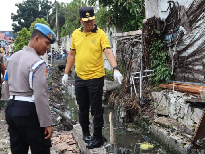 Pimpin Aksi Bersih-Bersih di Pasar Besar Palangka Raya, Kapolda Kalteng: Mari Kita Wujudkan Lingkungan Sehat, Nyaman dan Indah