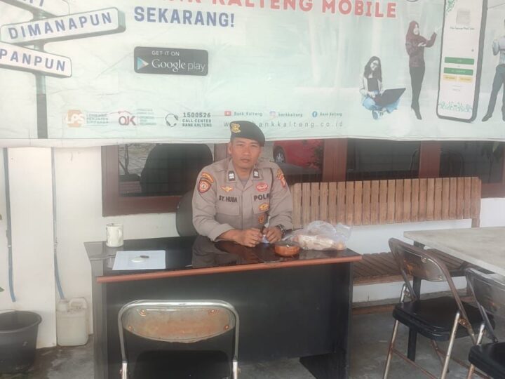 Di Kantor Perbankan, Satpamobvit Polresta Palangka Raya terus Pantau Kondusifitas