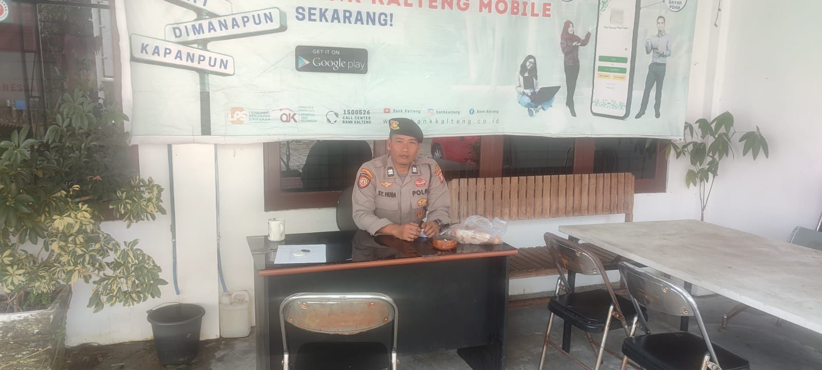 Di Kantor Perbankan, Satpamobvit Polresta Palangka Raya terus Pantau Kondusifitas