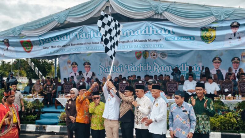 Personel Polresta Palangka Raya Laksanakan Pengamanan Star dan Finish Pawai Tahrib Ramadhan 2026