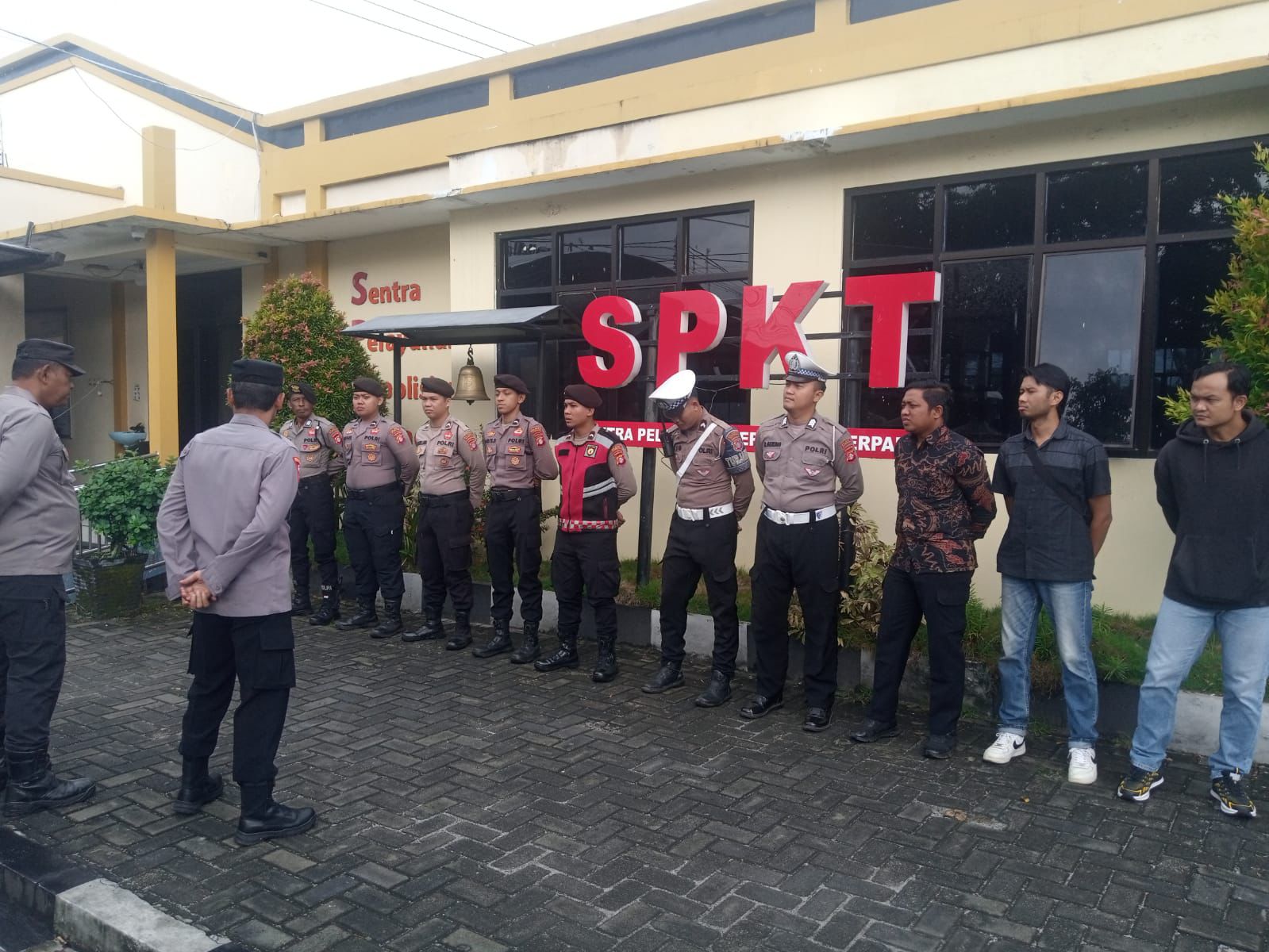 Tingkatkan Pelayanan, Pamapta II SPKT Polresta Palangka Raya Pimpin Apel Serah Terima Tugas