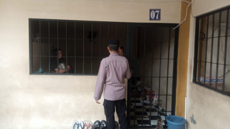 Demi Keamanan Diinternal, Pamapta II SPKT dan Piket Fungsi Polresta Palangka Raya Cek Tahanan di Rutan