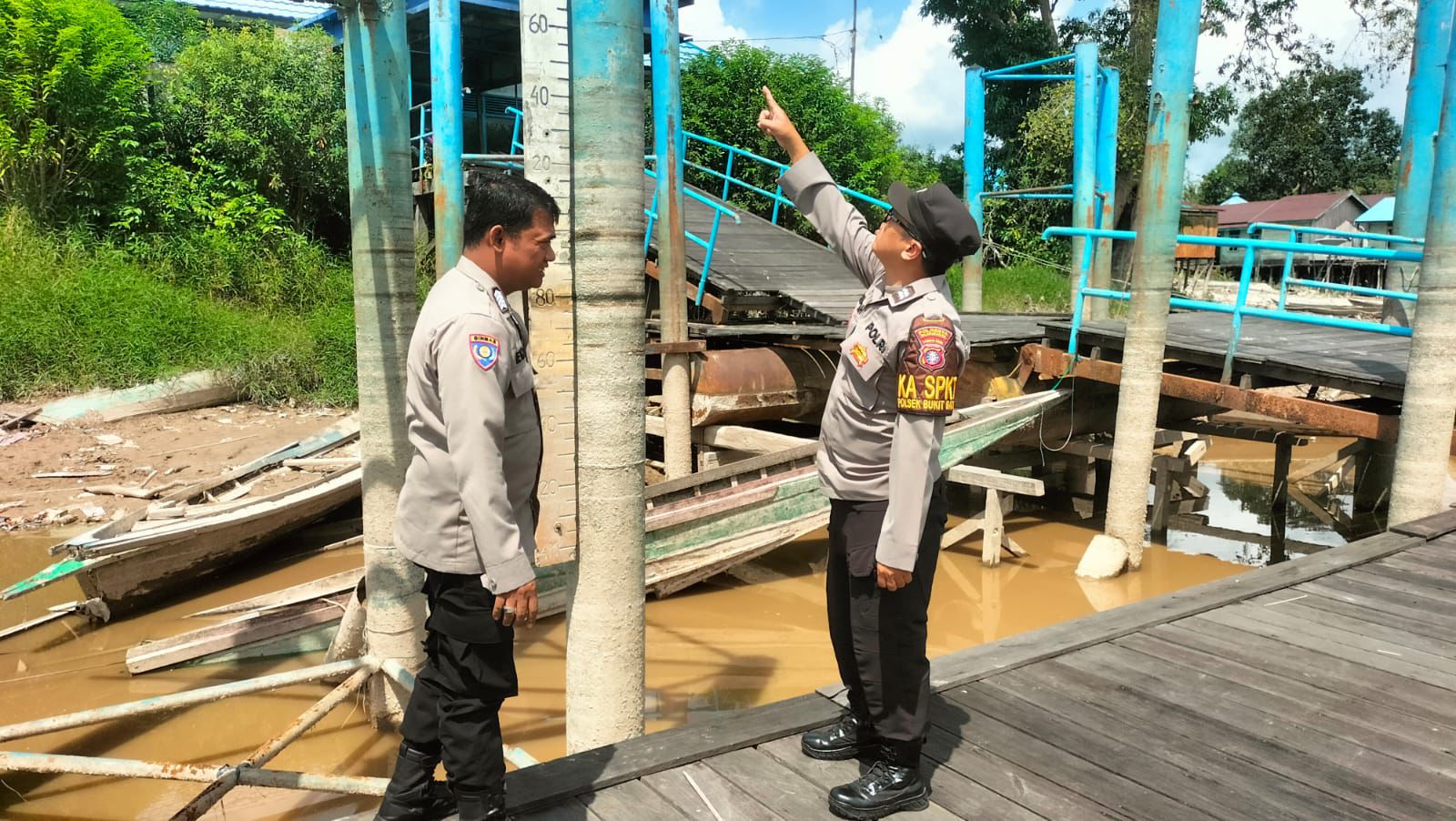 Cek Debit Sungai Rungan, Polsek Bukit Batu Imbau Warga Waspada Banjir