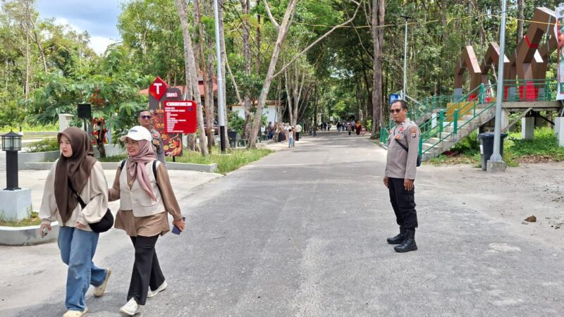 Dekati Wisatawan, Polsek Bukit Batu Hadir dan Jaga Keamanan City Forest Nyaru Menteng