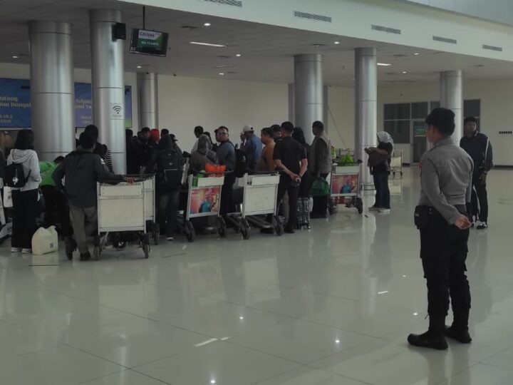 Hadir di Area Bandara Tjilik Riwut, Satpamobvit Polresta Palangka Raya Berikan Rasa Aman ke Warga